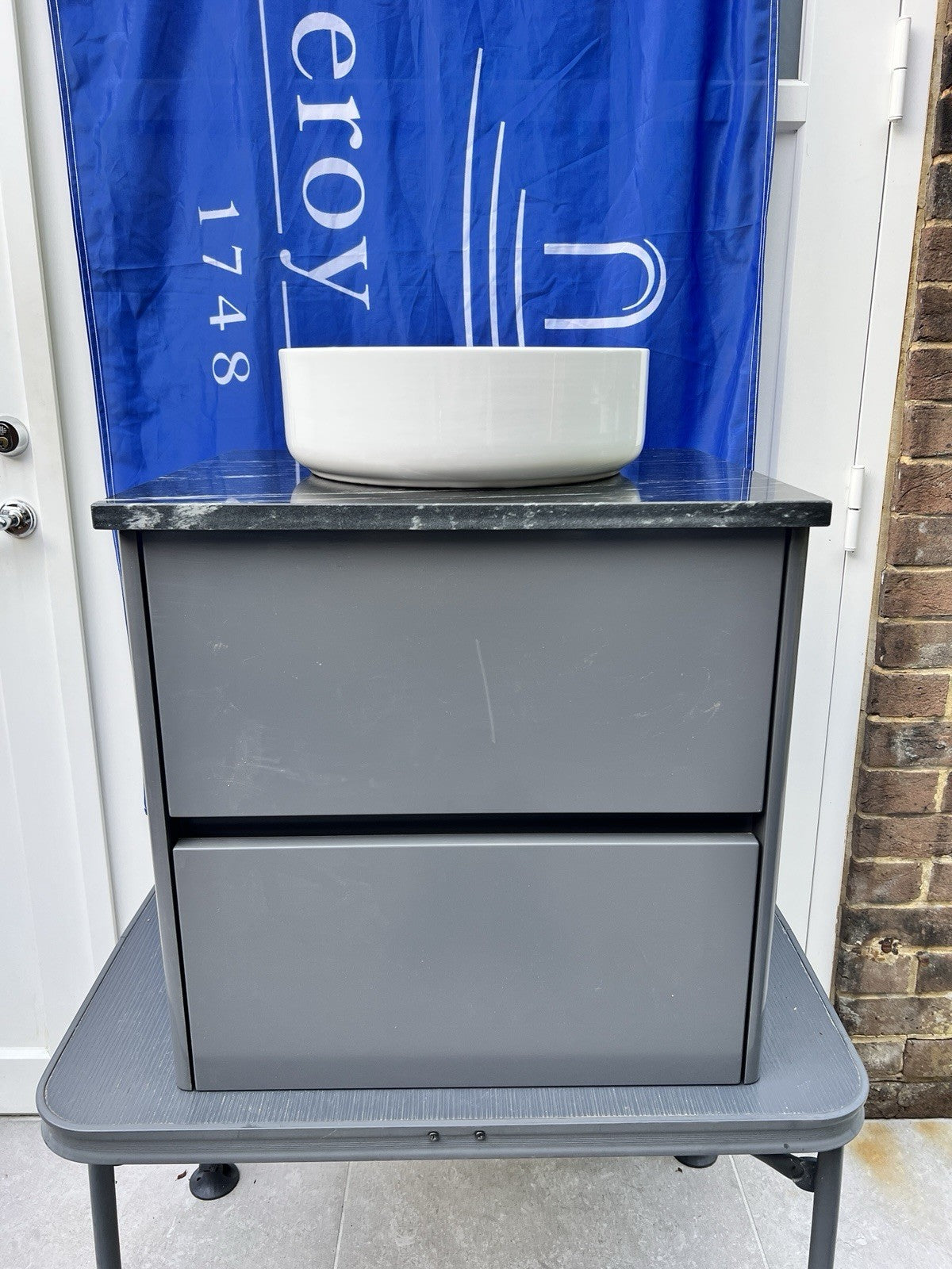 Villeroy & Boch Vivia vanity unit grey 600mm  Granite top Dansani Basin B04500FP