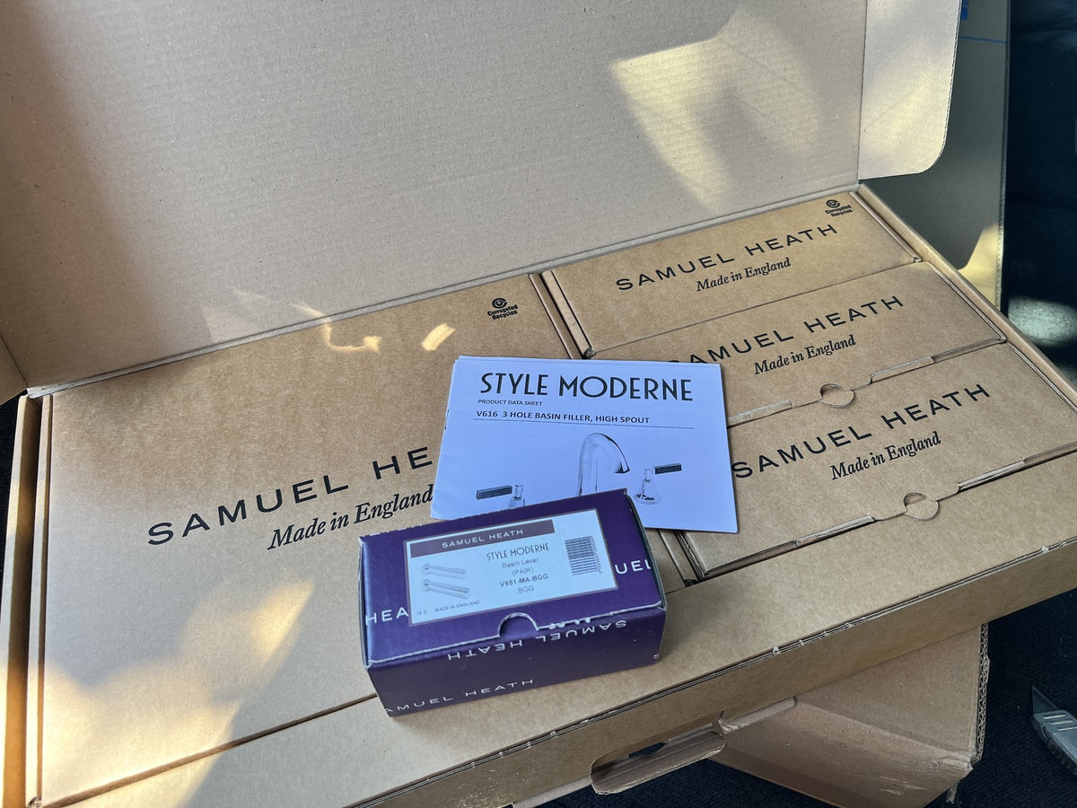 Samuel Heath Style moderne deck mixer with handles in Gold finish V6K16M-BGG