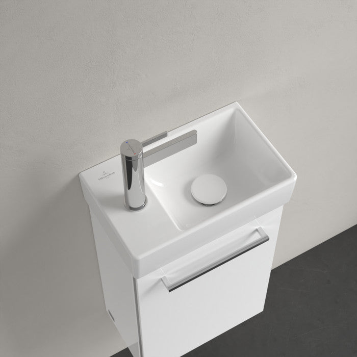 Villeroy & Boch Avento  cloak washbasin white  bowl on right tap left 43003R01