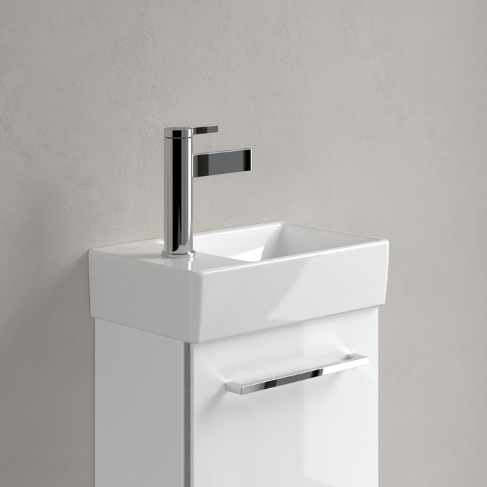 Villeroy & Boch Avento  cloak washbasin white  bowl on right tap left 43003R01