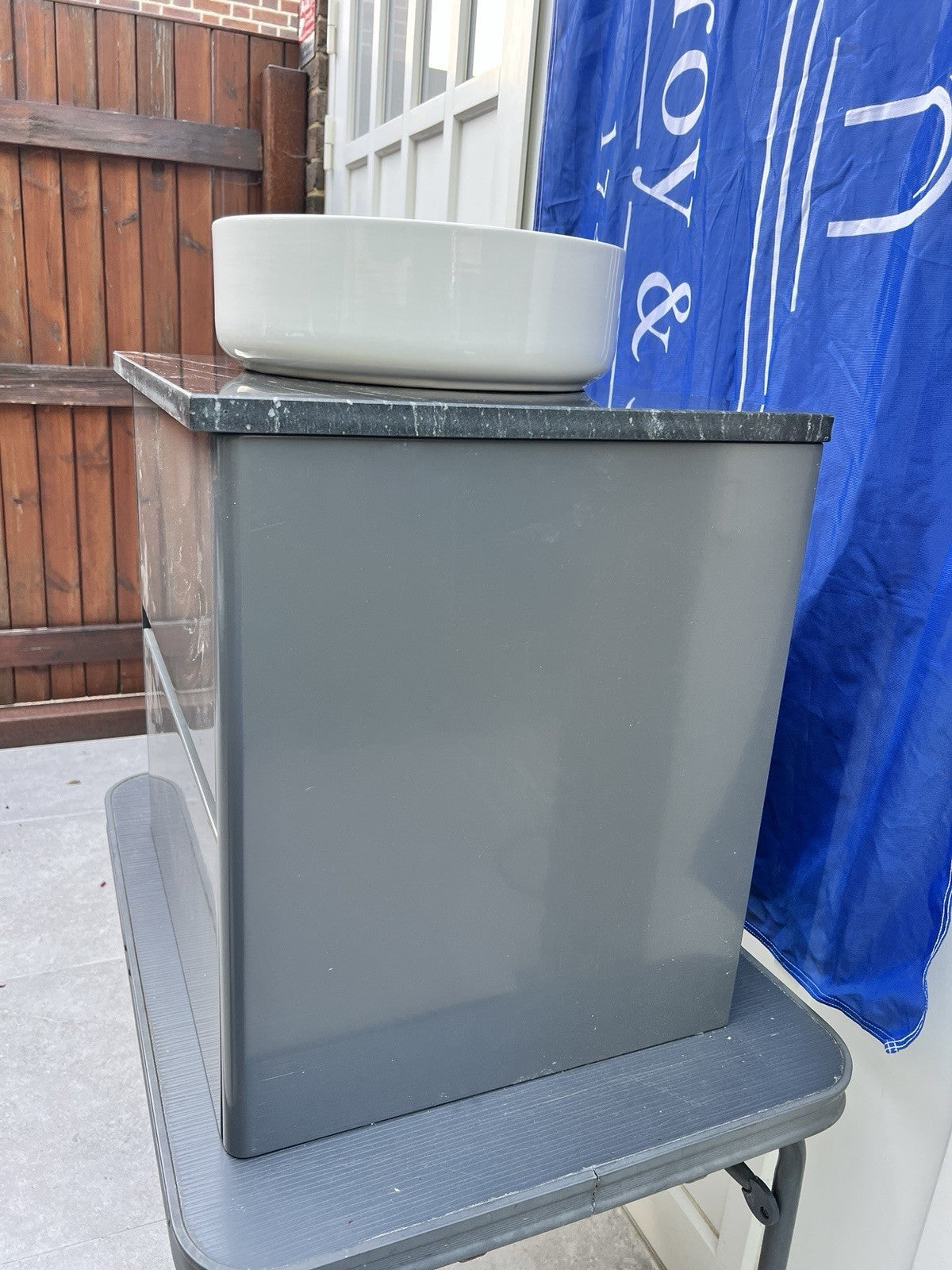 Villeroy & Boch Vivia vanity unit grey 600mm  Granite top Dansani Basin B04500FP