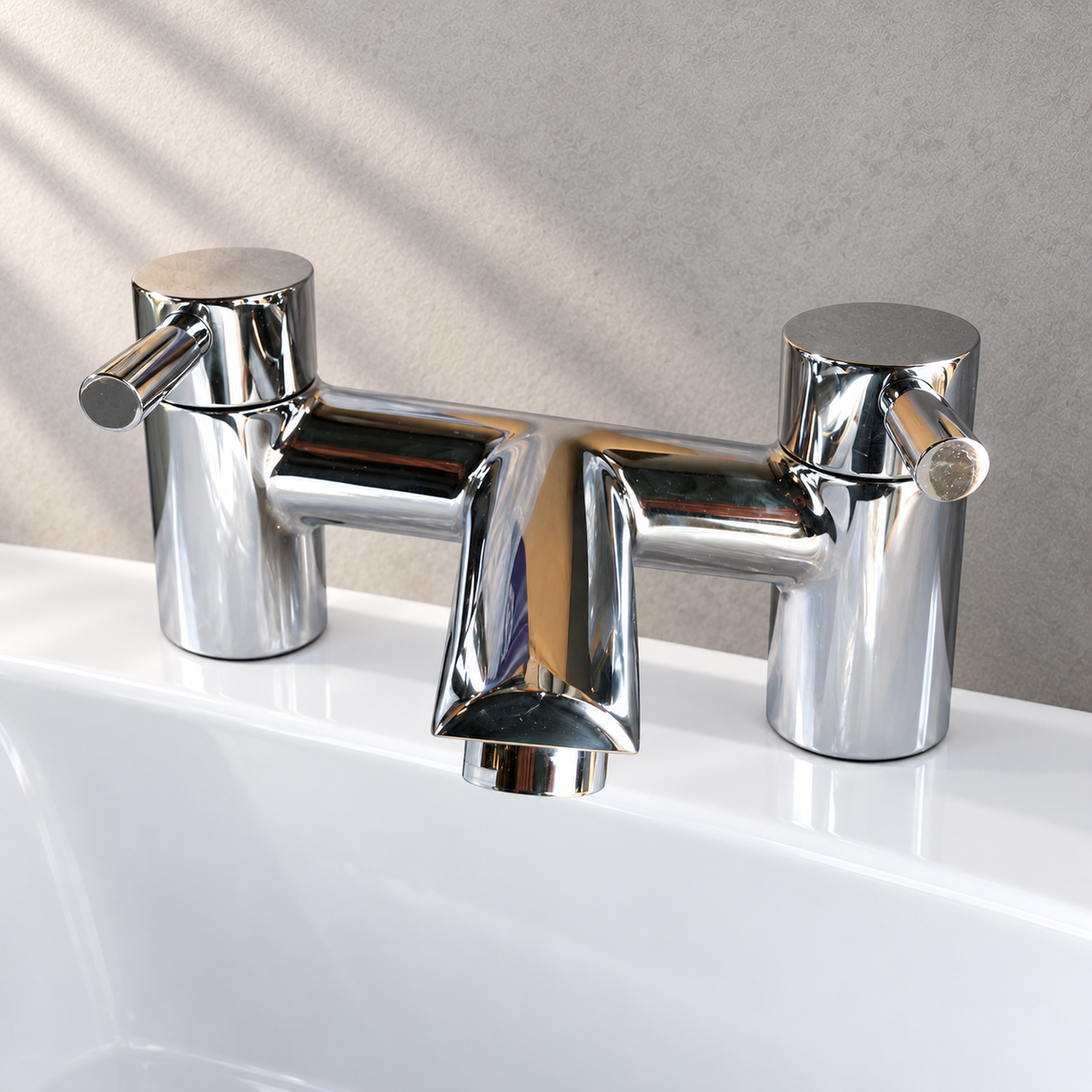 Gustavsberg Metic chrome bath filler GB41223844 - showroom view
